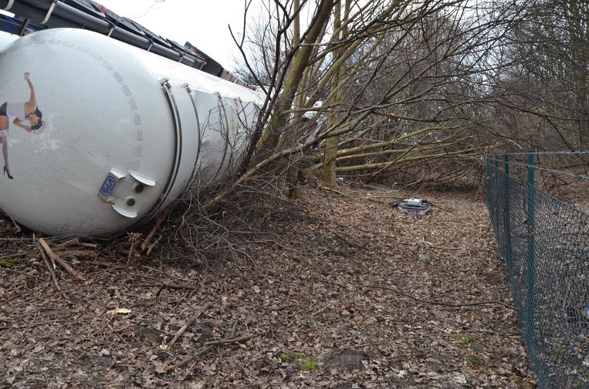 VU A4 Rich Olpe kurz hinter AK Koeln West P351.JPG